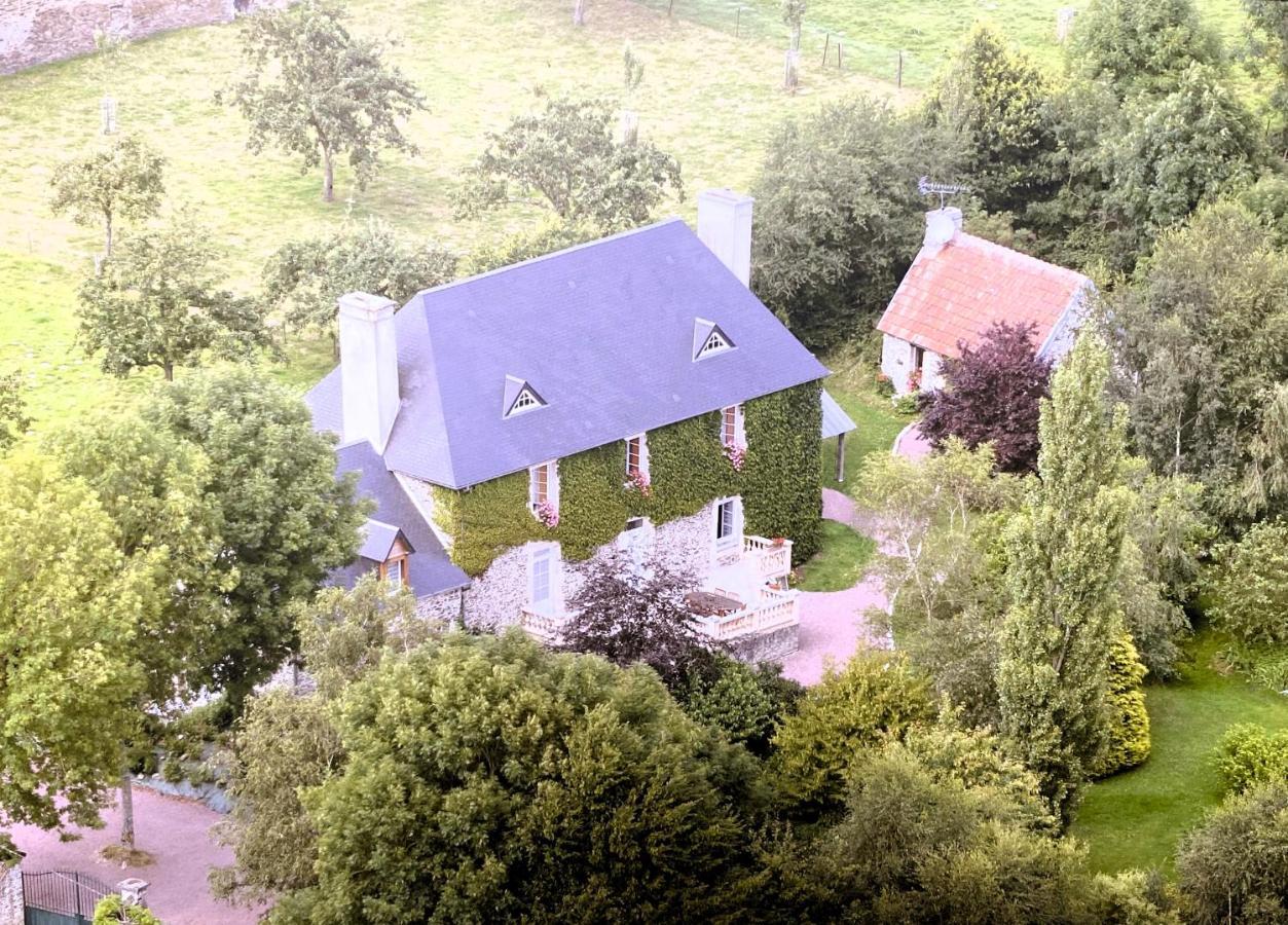 Le Pont De Benneville Cahagnes Exterior foto